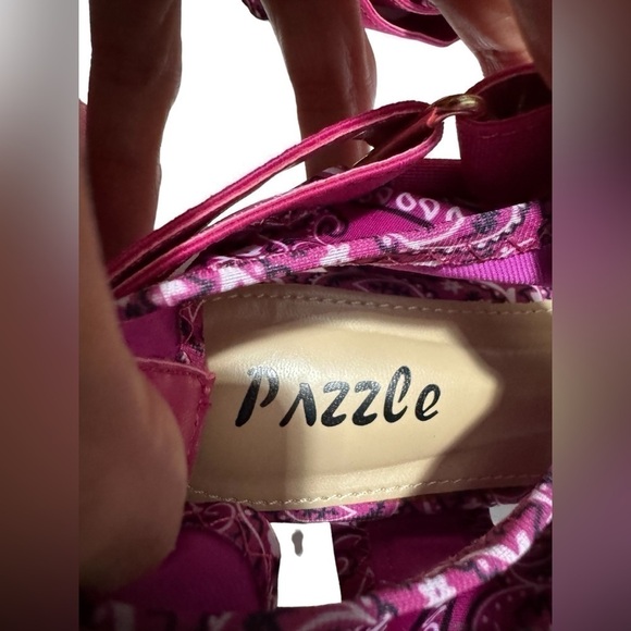 Fuchsia Paisley Platform Sandal Velcro Ankle Strap Open Toe women’s 6 Pazzle MIA - Picture 15 of 16